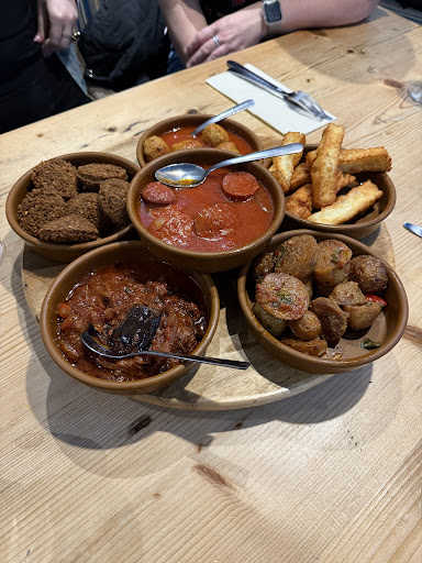 Photo of Meze Grill - 3-5 Erskine Ln, Broughty Ferry, Dundee DD5 1DG